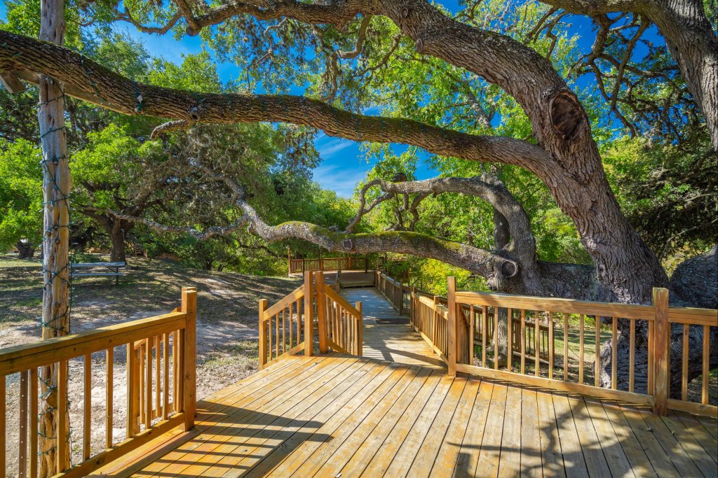 Utopia River Retreat