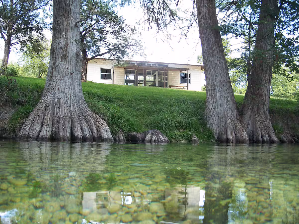 Relaxing Cabin on the Sabinal River Utopia