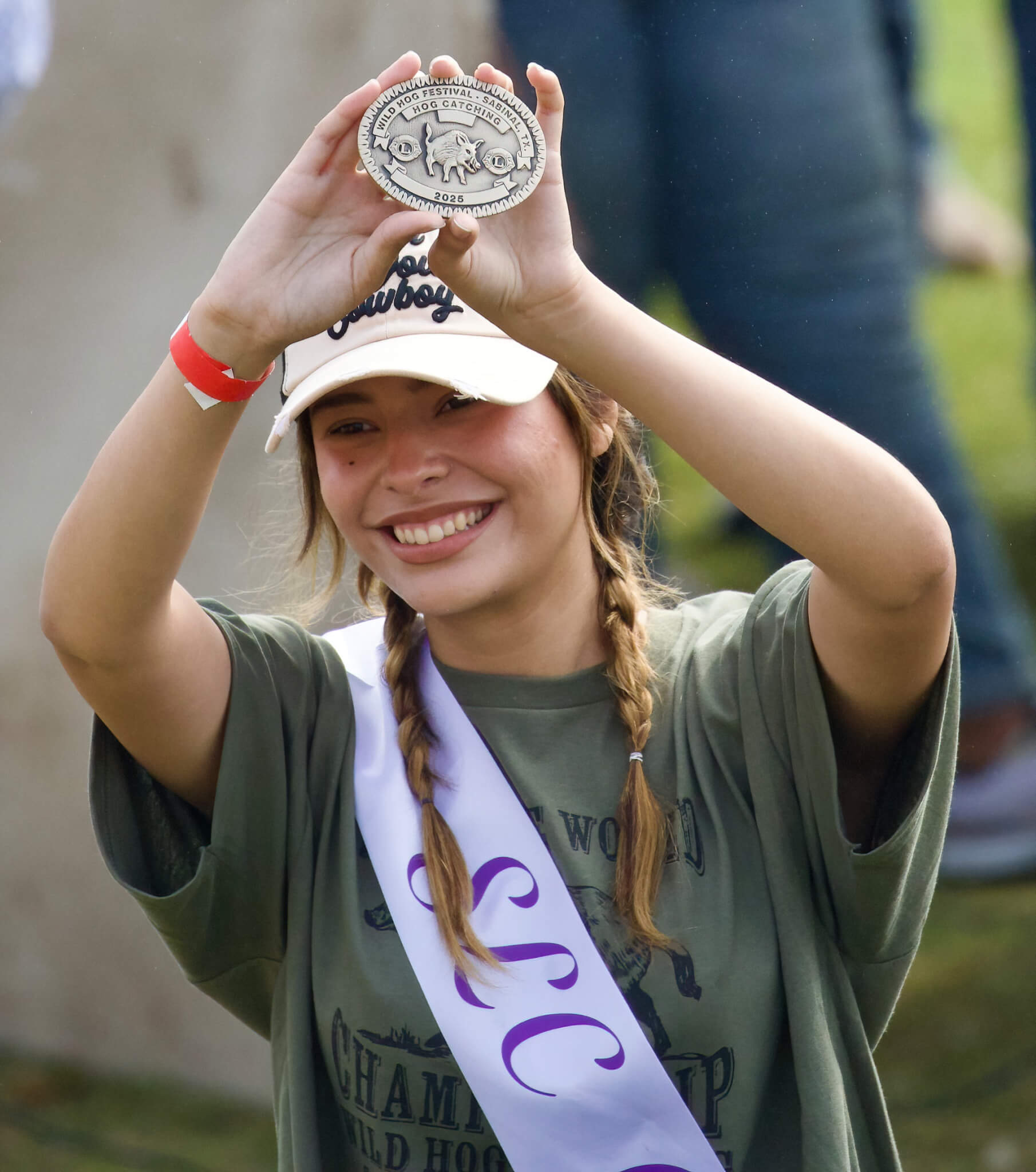 Queen with Auction Buckle 1